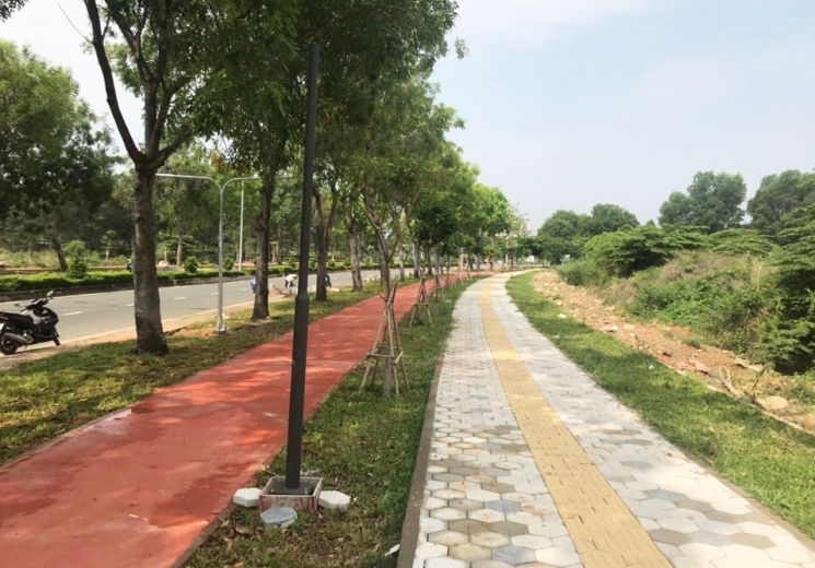 THI CÔNG VỈA HÈ ĐƯỜNG NGUYỄN DU